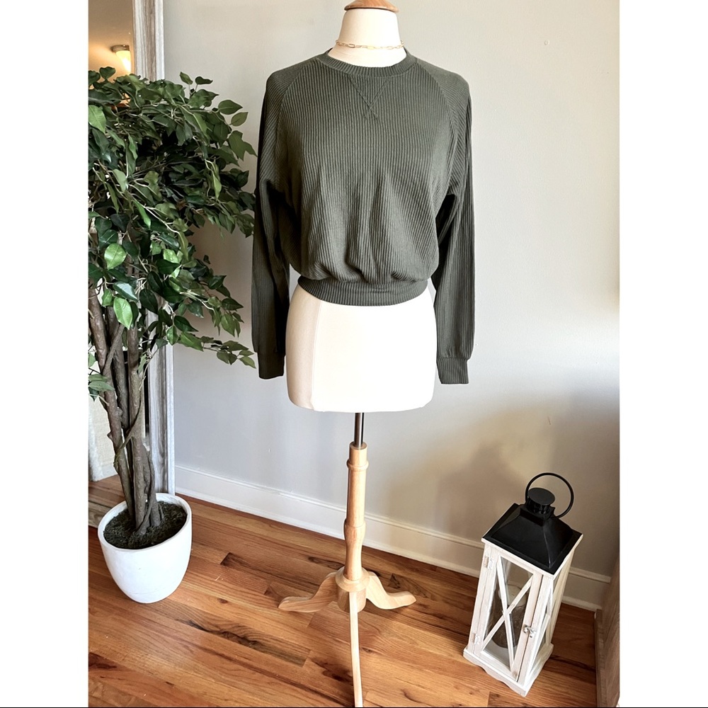 LIKE NEW Hollister soft green sweater
